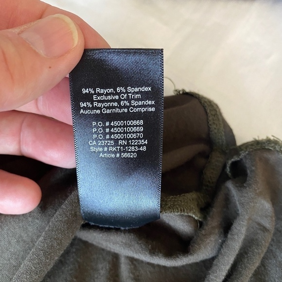 Aritzia Babaton Women's Dark Olive Green 1/2 Sleeve 1/4 Side Slit T-Shirt Medium - Picture 8 of 14